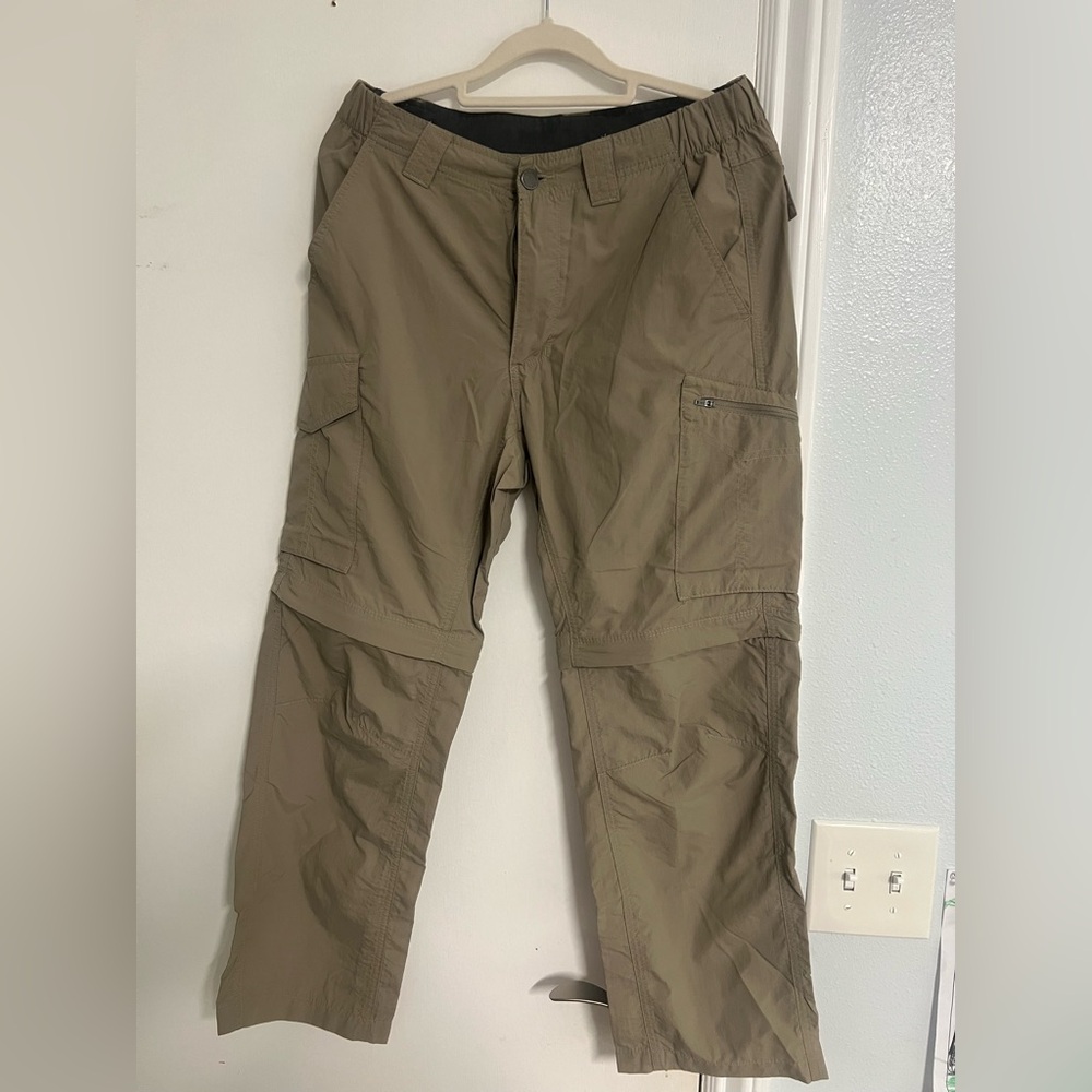 Columbia Men's Khaki Cargo Pants